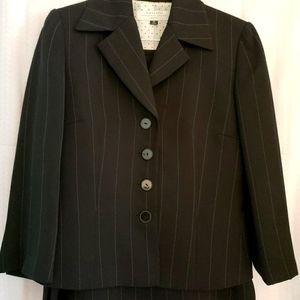 Tahari womens 8 Petite 2 pc Skirt Suit